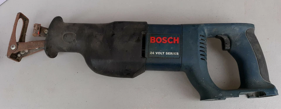 21JJ76 BOSCH 1645 RECIPROCATING SAW, 24V, BARE TOOL, TESTS GOOD, GOOD CONDITION - Image 1 of 4