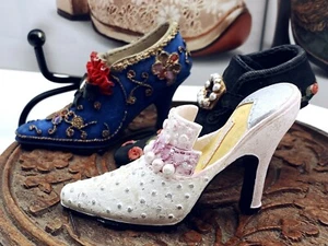 Vintage Collectable Beautiful Set of Three Miniature Shoes Ornaments Figurines - Picture 1 of 11