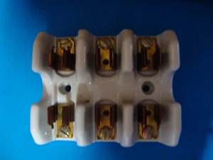 BUSSMANN 2607 3 POSITION 250 VOLT PORCELAIN FUSE BLOCK FOR CLASS H AND K FUSES - Picture 1 of 4
