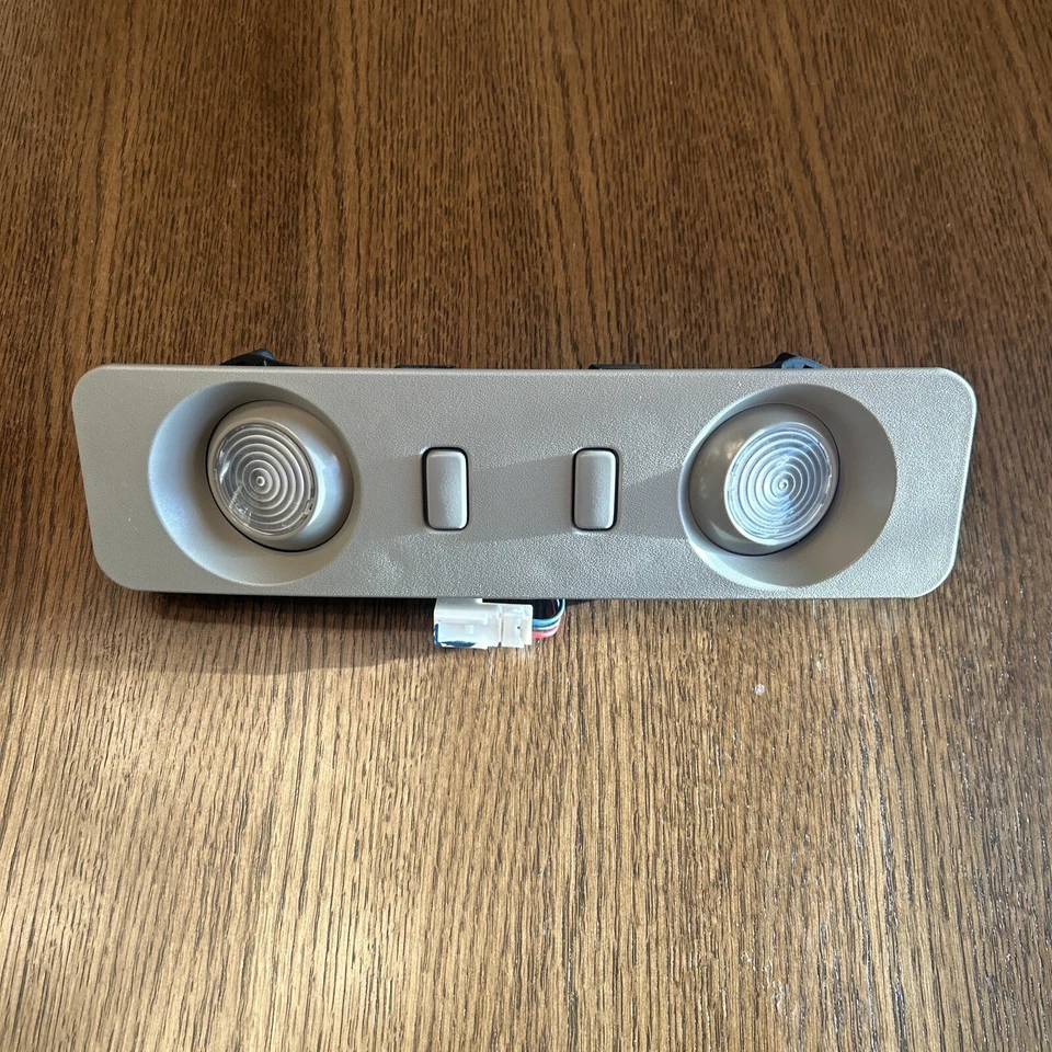 Nissan Quest 2004-2006 OEM tercera fila techo cúpula mapa luz doble color beige Foto 1 de 4