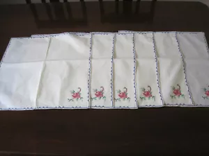 SEIS SERVILLETAS DE MESA SIN USAR CON ROSAS ROSADAS PUNTO DE CRUZ BORDADO - Imagen 1 de 8