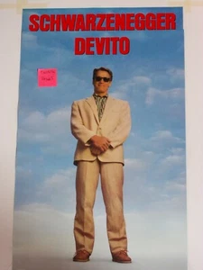 ZWILLINGE (beide) Original THEATER - GEBRAUCHTE Filmplakate 27x40 gerollt ein Blatt DS - C5 - Bild 1 von 12