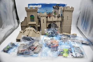 Playmobil KNIGHTS Castle 6002 Complete Open Box 2013 133 Pieces Sealed Bags - Picture 1 of 11