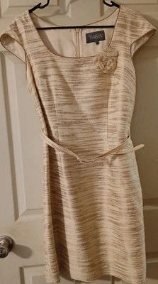 Vestido Vaina Theia Talla 12 Beige Blanco Cinturón Completamente Forrado Mezcla Algodón Seda Foto 1 de 4