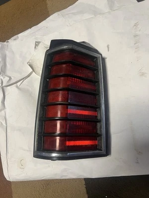 Luz trasera izquierda Pontiac 6000 Wagon 1984-1991 OEM 84 85 86 87 89 90 91 Foto 1 de 4