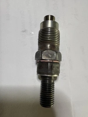 Inyector de combustible Kubota OEM 16032-53900 (probado) x3 Foto 1 de 4