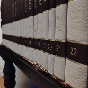 Vintage 1974 The World Book Encyclopedia Set - Dictionary Homeschool Reference  - Picture 1 of 10