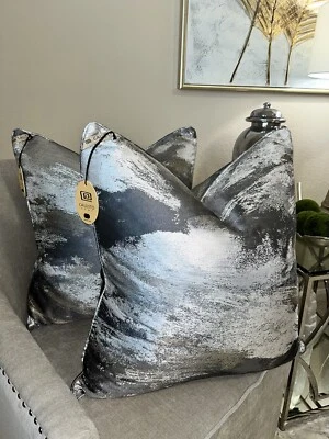 2-NWT CALLISTO HOME ABSTRACT DESIGN DECORATIVE PILLOWS - Image 1 of 4