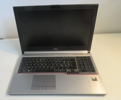 Fujitsu Celsius H770 15,6" - Xeon E3 1505M v6 CPU 32GB RAM 512GB SSD M2200 4Gb - Immagine 1 di 4