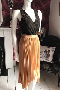BNWT M&S LTD ED PLISSE PLEAT HIGH LOW SKIRT CARAMEL LIMITED ED - SIZE XS/S EU 34 - Picture 1 of 12