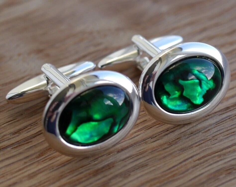 Juego de gemelos de plata 925 de plata 925 para hombre con bisel esmeralda verde creado en laboratorio corte ovalado de 6 quilates Foto 1 de 4