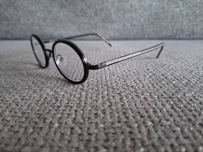 Monturas de gafas redondas de titanio MATSUDA modelo M3009‏ negro oscuro plata 45-21 Foto 1 de 4