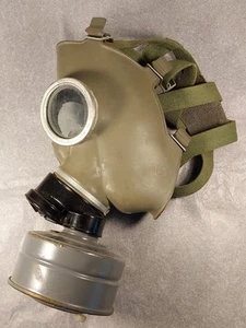Vintage Cold War Era Polish MC-1 Gas Mask with Filter Size 2 - Picture 1 of 11