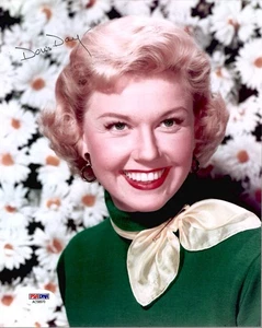 DORIS DAY FOTO A COLORI 8x10 firmata a mano giovane + bella posa psa coa - Foto 1 di 1