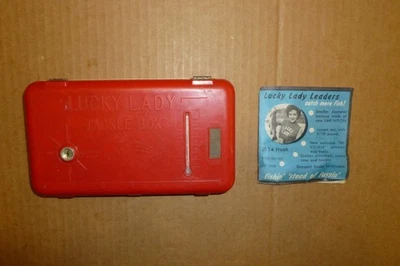 SCARCE LUCKY LADY TACKLE BOX WITH CHECKER BOARD & LEADERS NEW ON CARD COOL ITEM - Image 1 of 4