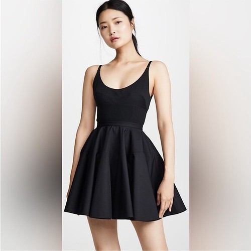 Mini abito Alexander Wang adatto e svasato in perfette condizioni 2 $695