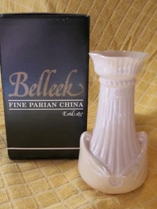 BELLEEK MOORE VASE GOTHIC DESIGN COB GLANZ FÄRBUNG GRÜN 5. MARK 1955-1965 - Bild 1 von 7