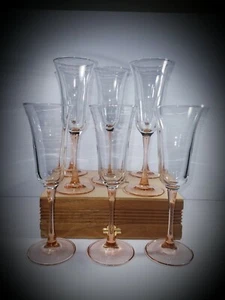 Vintage ~ rosa/pfirsich hoher Stiel Sektflöte ~ ausgestellter Rand ~ elegantes Bargeschirr ~ 8er Set - Bild 1 von 9