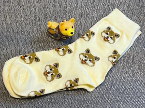 Shiba Inu Crew Socken + Schlüsselanhänger Japanischer Doge Fuchs Hund - Bild 1 von 1