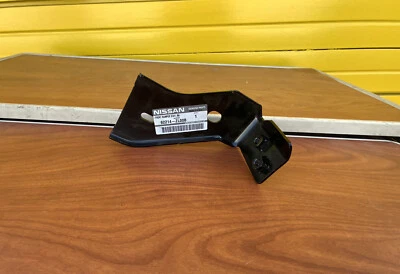 Soporte de parachoques inferior derecho Nissan Frontier 2005-2019 62214ZL00B nuevo fabricante original Foto 1 de 4