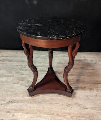 Guéridon Tripode Style Empire en Acajou à Pieds Col de Cygne - Photo 1/4