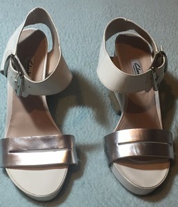 clarks wide fit sandals sale