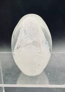 Vintage Murano Paperweight Italy White Latticino Filigrana Glass Egg - Picture 1 of 7