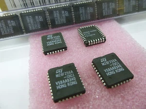 5 pieces M28F256A-15C1 = 28F256 256Kbit (32Kx8) FLASH MEMORY 200ns NEW ~ - Picture 1 of 4