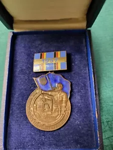 Medal NRD FDJ za wybitne osiągnięcia w planie pięcioletnim 1957 - Zdjęcie 1 z 3