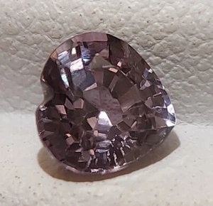 Heart shaped pink spinel gemstone - faceted natural Spinel 1.25 CTS - Picture 1 of 10