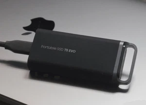 Samsung T5 EVO 8TB USB-C Tragbare Externe SSD - Schwarz (MU-PH8T0S/EU) - Afbeelding 1 van 1