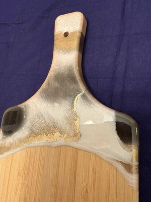 Tabla de queso madera, resina charcutería/tablero de mantequilla para servir con mango Foto 1 de 4