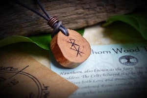 Hawthorn pendant love & protection bind rune fairy Wicca pagan witchcraft gift - Picture 1 of 5