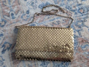 Vtg Fredericks Of Hollywood Gold Metal Mesh Evening Bag Chain Strap Party Wear - Picture 1 of 14