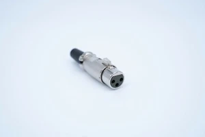 XLR Connector Female Screw - Professional Audio Connection - Picture 1 of 3