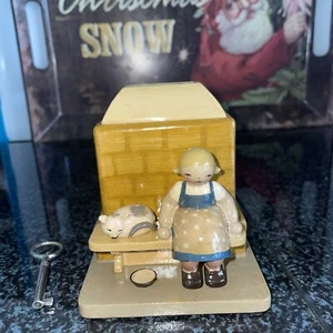 Wendt und Kühn, Spardose Mädchen - Bild 1 von 5