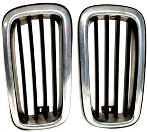 78 - 82 BMW 733 Series E23 Lh Rh Pair of CENTER Kidney Grille Insert Genuine OEM - Bild 1 von 10