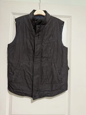 Chaleco acolchado grande marrón MASSIMO DUTTI para hombre (detalles) Foto 1 de 4