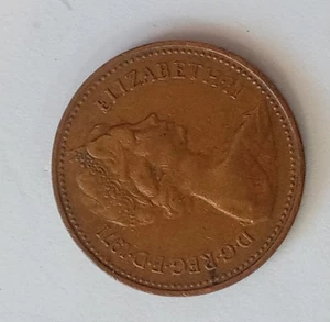 1971 New Pence, and 4 various other UK coins - Picture 1 of 7