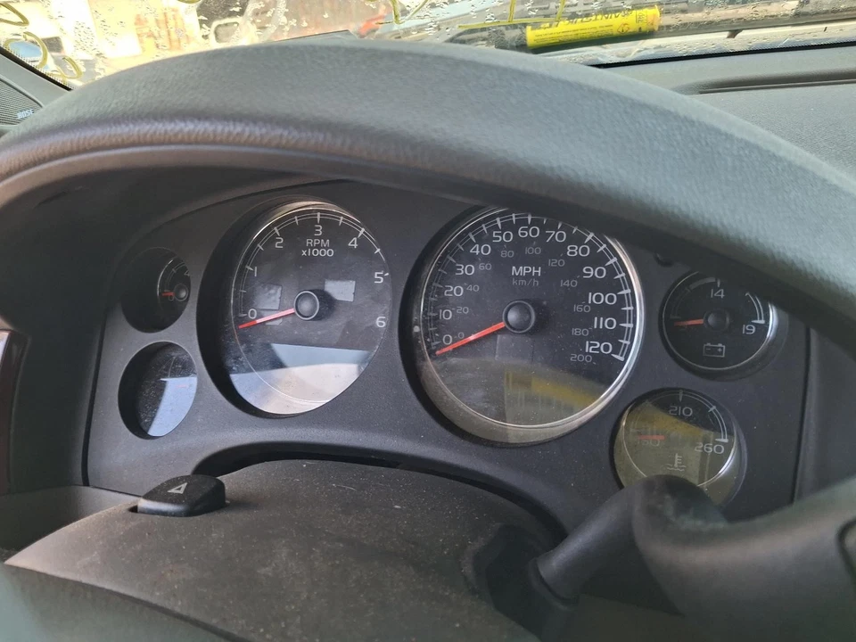 Medidor de velocímetro usado se adapta a: Chevrolet Silverado 2500 2014 camioneta clúster MPH EE. UU. Foto 1 de 4