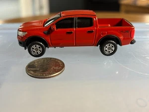 Camioneta pickup Ford Ranger 2019 Ertl 4x4 - neumáticos de goma - Imagen 1 de 9