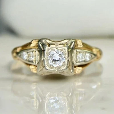 Anillo de compromiso pequeño de diamantes redondos firmado Art Deco de oro amarillo de 14k Foto 1 de 4