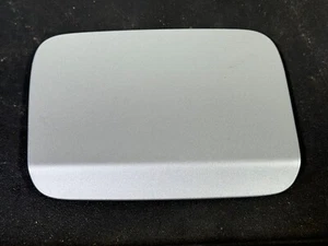 06-12 BMW E90 E91 SERIE 3 328I 335I 325I 330I M3 SEDÁN TITANIO PLATA PUERTA COMBUSTIBLE - Imagen 1 de 4