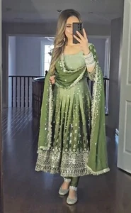 Gown Pakistani Salwar Kameez Ready To Wear Suits Indian Wedding Party Bollywood - Picture 1 of 7