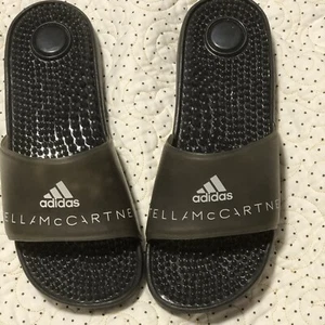 adidas Adissage Slide Sandal Stella McCartney for Women, Size 7W - Picture 1 of 5