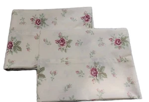 Set of 2 Cream Color PillowCases W/Red Roses Vintage Look 20 X 31 Stan/Queen - Picture 1 of 4