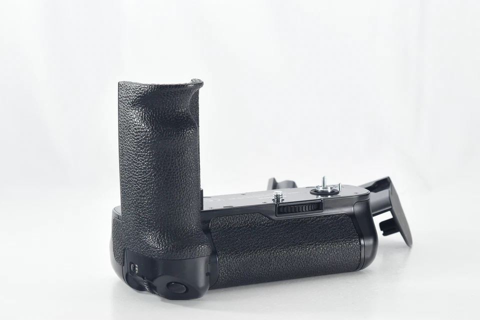 [Near MINT] Canon PB-E2 Power Drive Booster for EOS-1 1V 1N 3 From JAPAN - Image 1 of 4