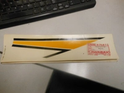 Calcomanía de tanque de combustible superior derecho Kawasaki 1977 KD125 KD175 56029-072-SP nuevo de stock Foto 1 de 4