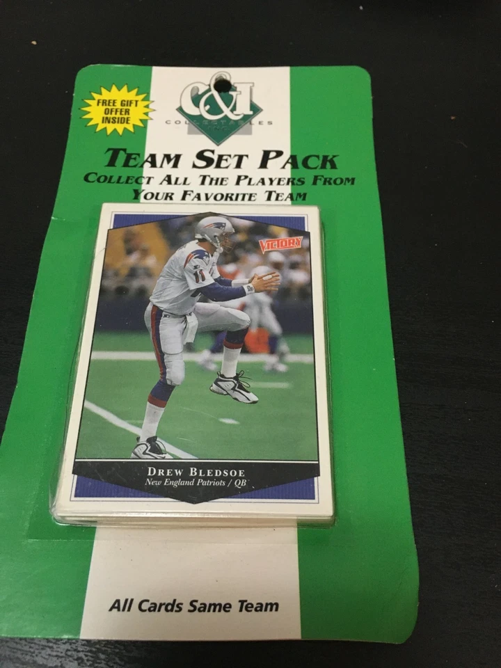 1999 Upper Deck Victory 25 cards same brand & year set pack NFL Football - Image 1 of 1