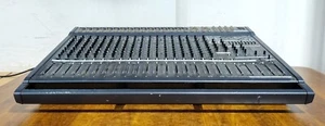 Yamaha EMX 5000-20 20-Channel SPX Digital Multi Effects Powered Mixing Console - Picture 1 of 23